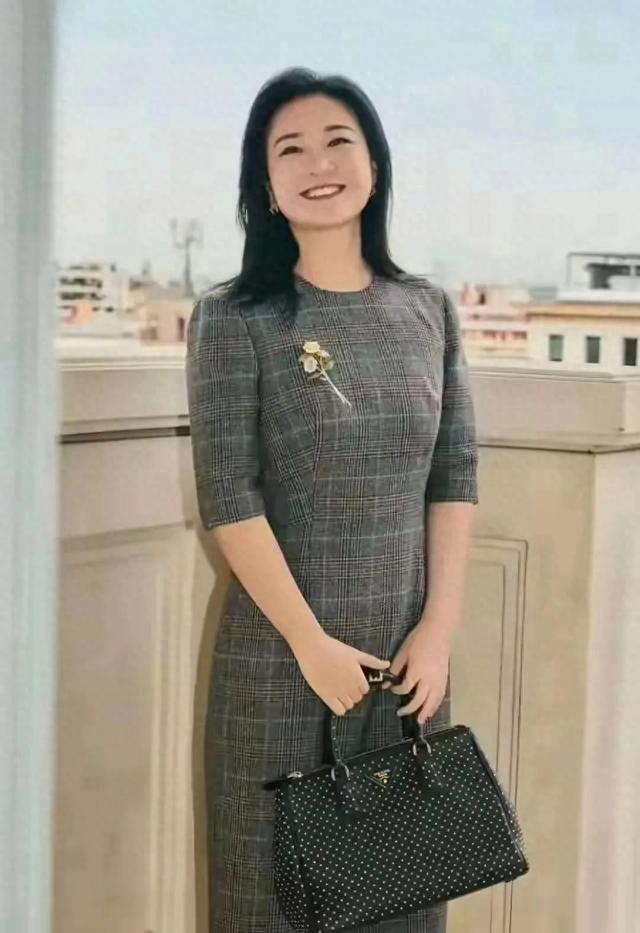 优雅气质穿搭示范
