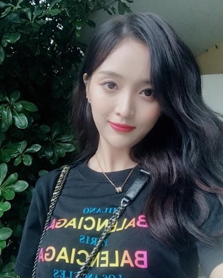 吴宣仪美照